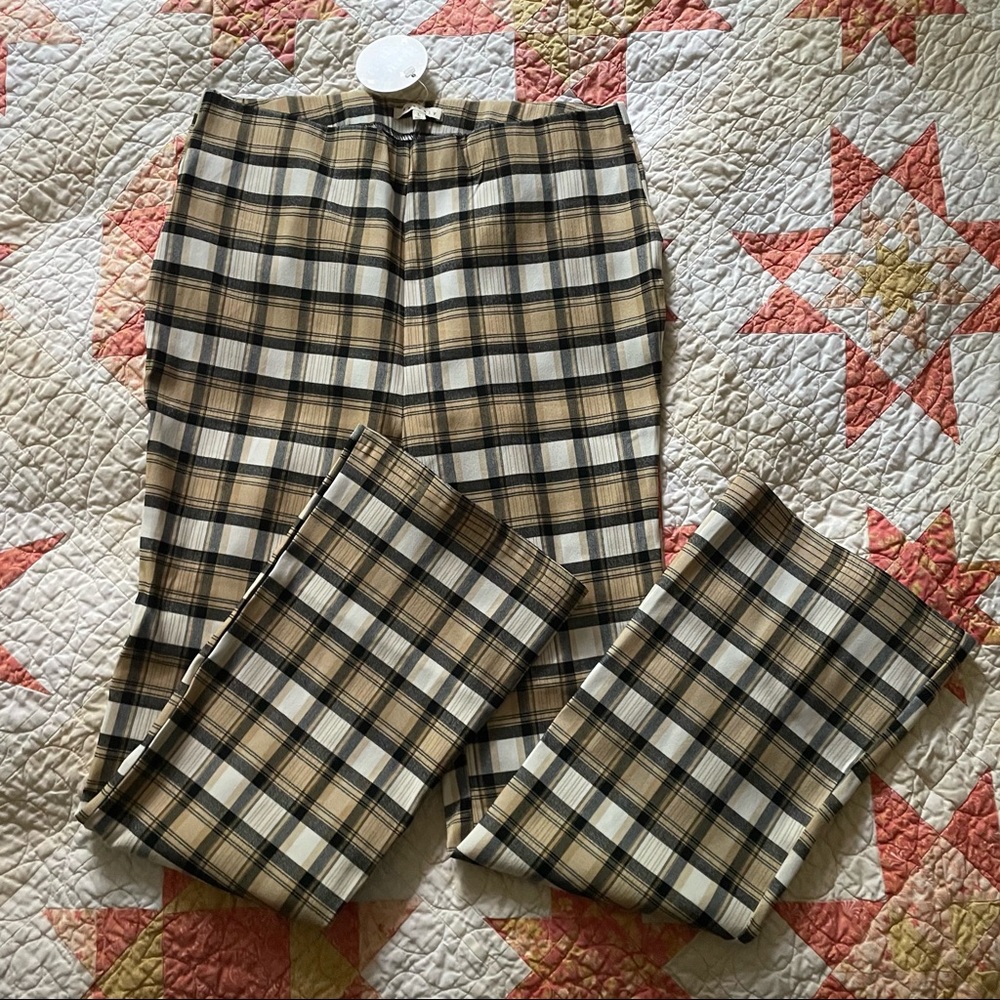Plaid Cropped Leggings in size Large